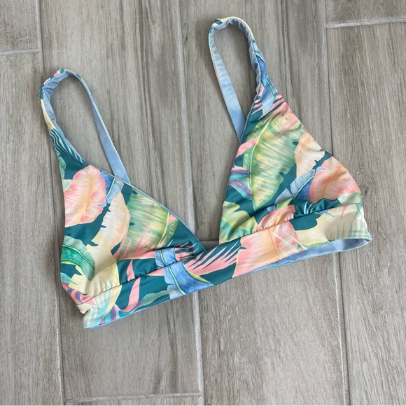 Billabong Other - Billabong reversible rides and tides bikini swim top size Medium